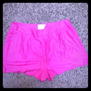 Lush scalloped high-waisted shorts